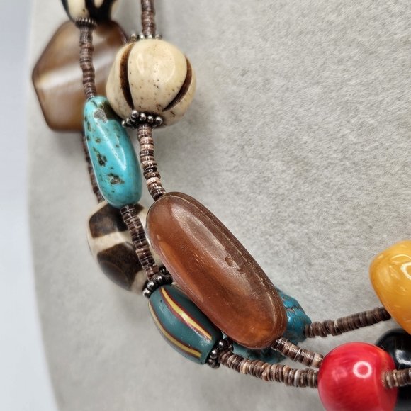VINTAGE Genuine Stone Wood Three Strand Leather Boho Beaded Necklace - Picture 4 of 7